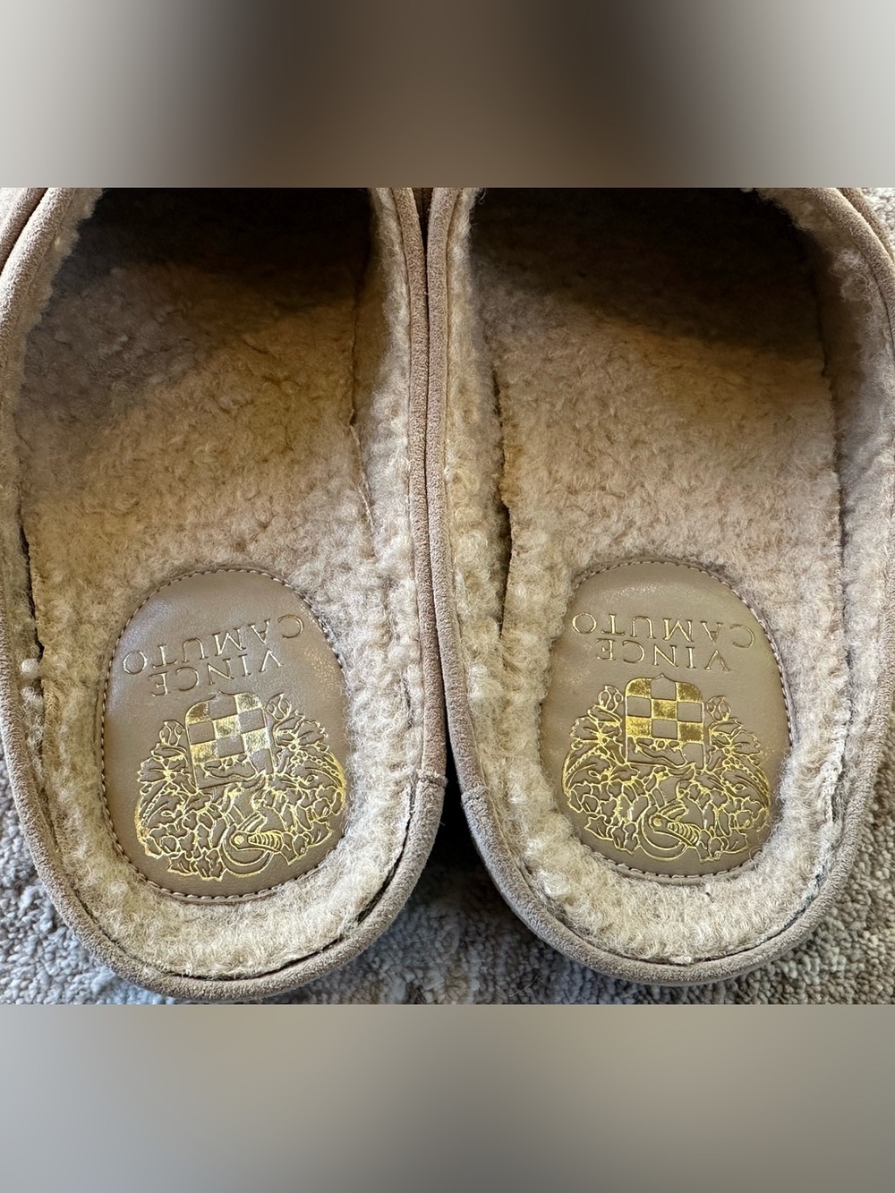 Vince Camuto NWOT Taupe Suede Shearling Gold Slip On Loafers (Mens 8/Womens 9.5) - Picture 9 of 11